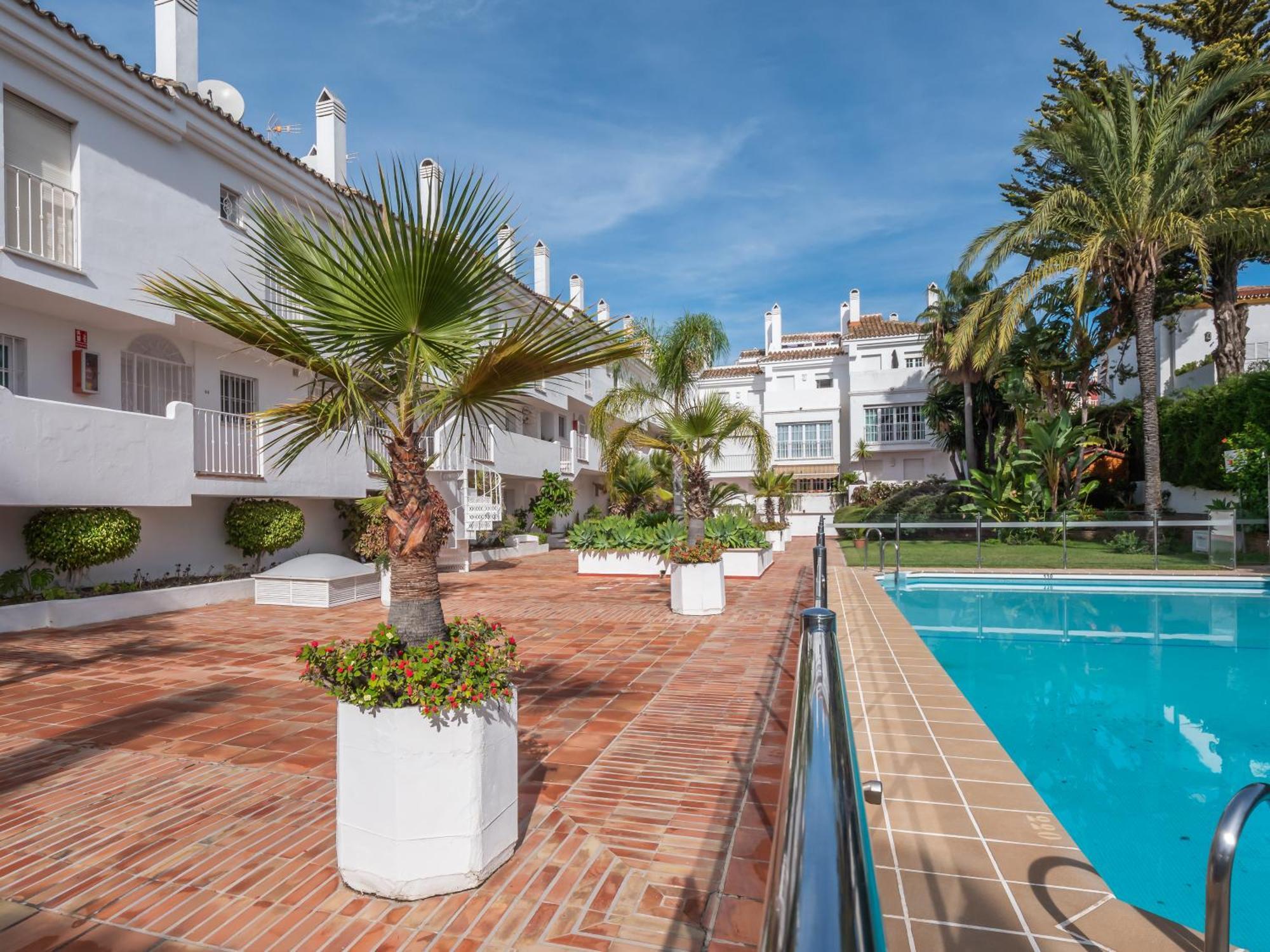 3 Bdrm Stylish Apt W Pool In Puerto Banus Marbella Buitenkant foto